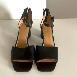 Línea Paolo black sandals size 12